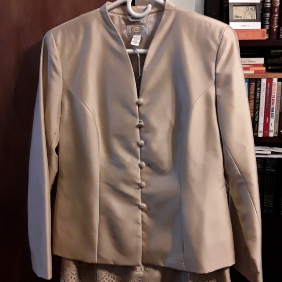 Talbots skirt suit. NWT - Picture 2 of 8